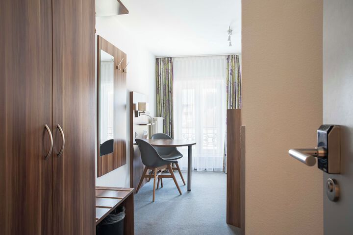Room 7 of 45