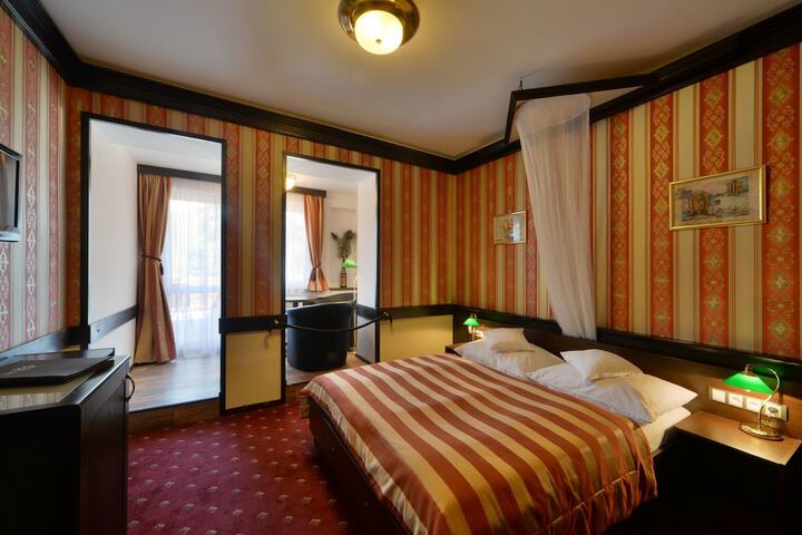 Room 21 of 145