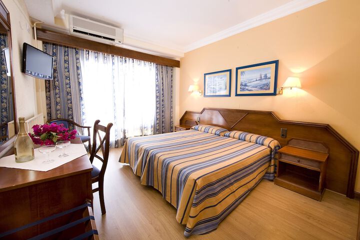 Room 7 of 48