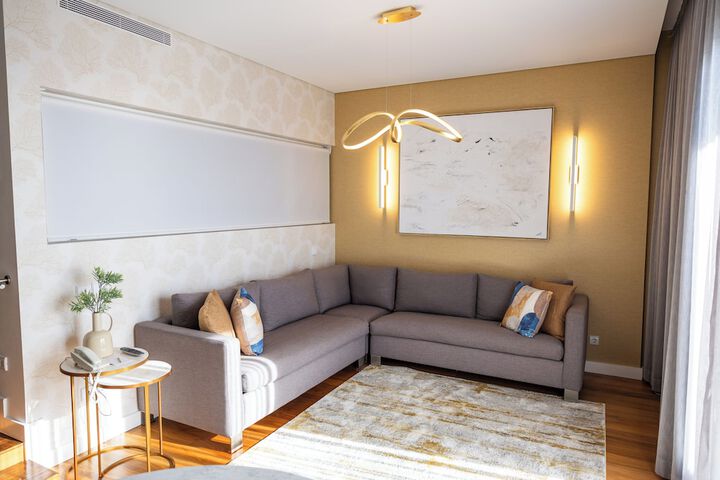 Room 10 of 63
