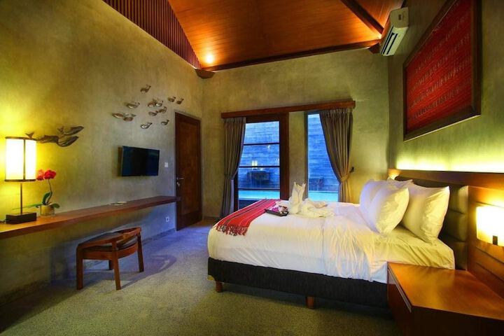 Room 6 of 35