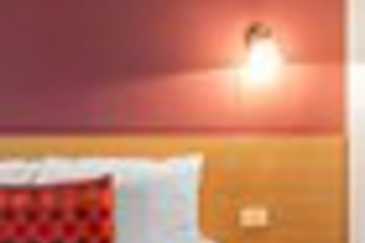 Room 26 of 120