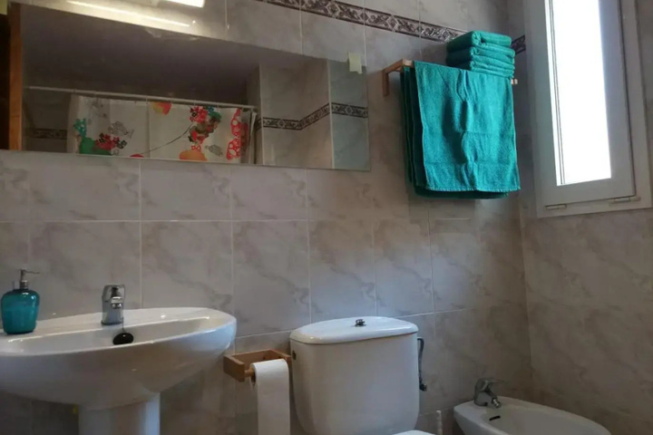 Room 4 of 7