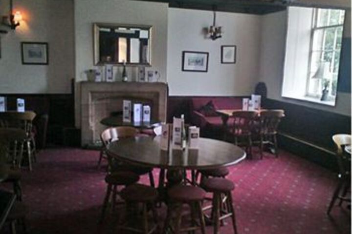 Lounge 5 of 8