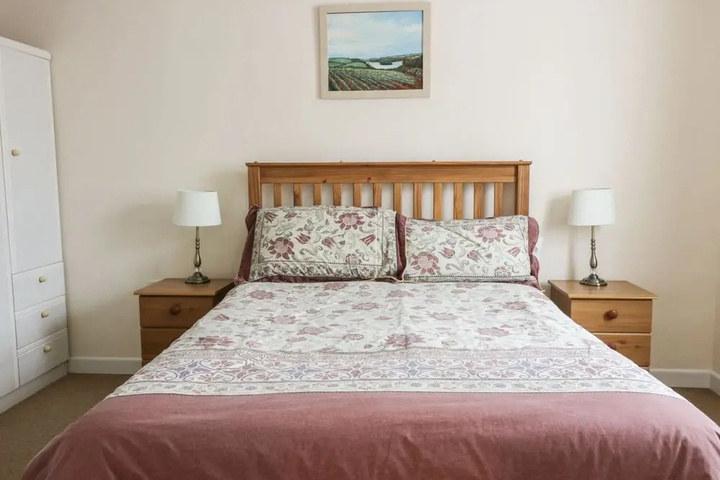 Room 2 of 9