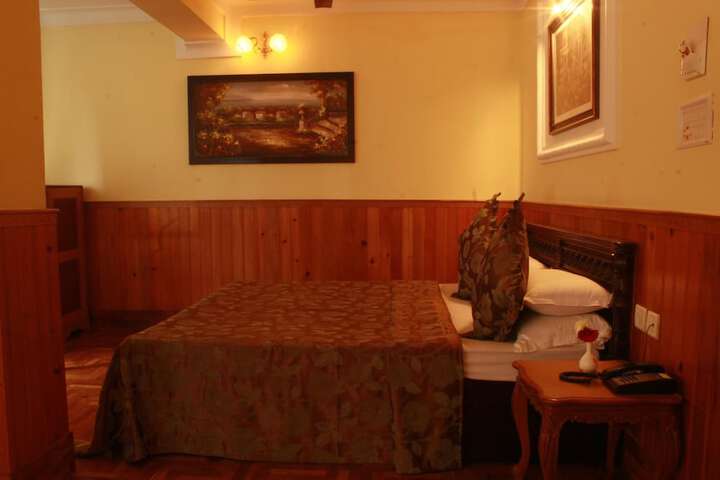 Room 17 of 32