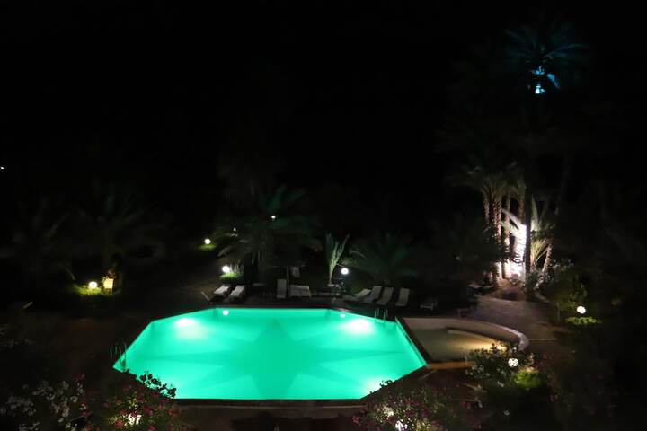 Pool Hotel