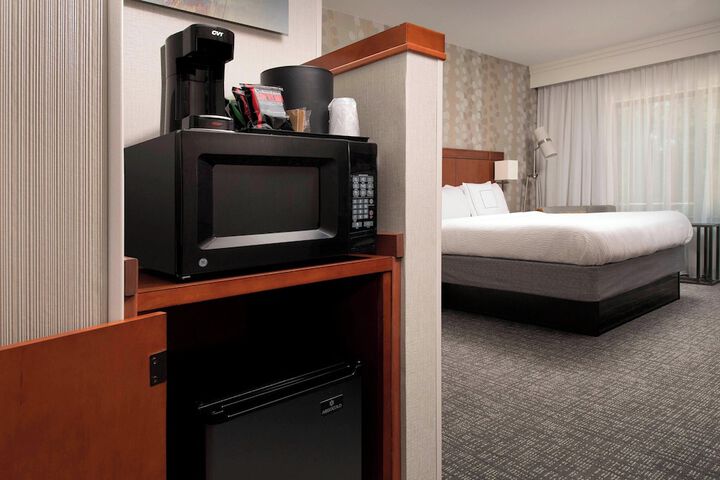 Room 6 of 32