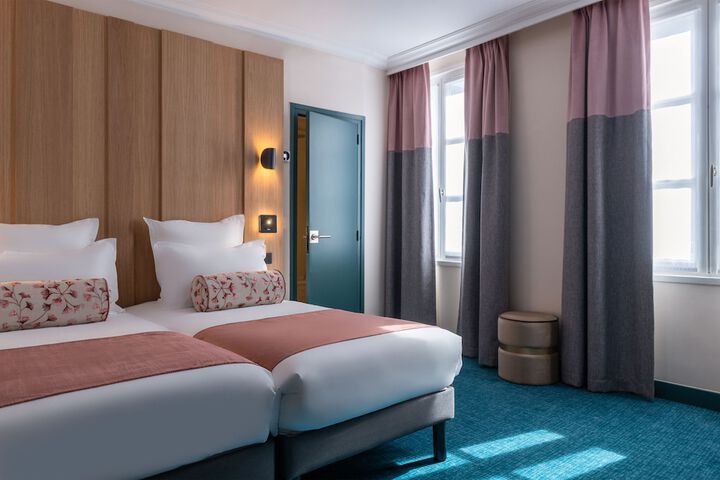 Room 2 of 34