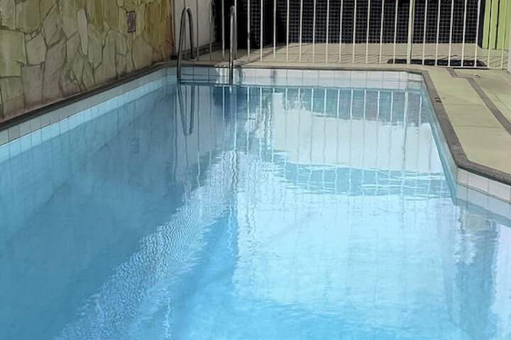 Pool 21 of 27