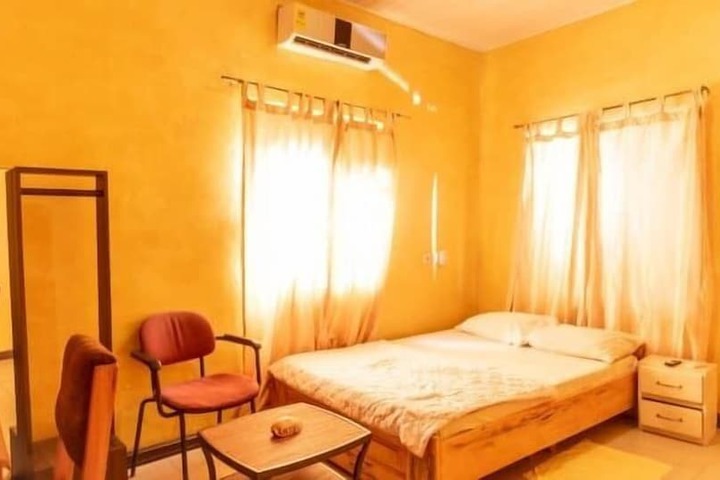 Room 2 of 11