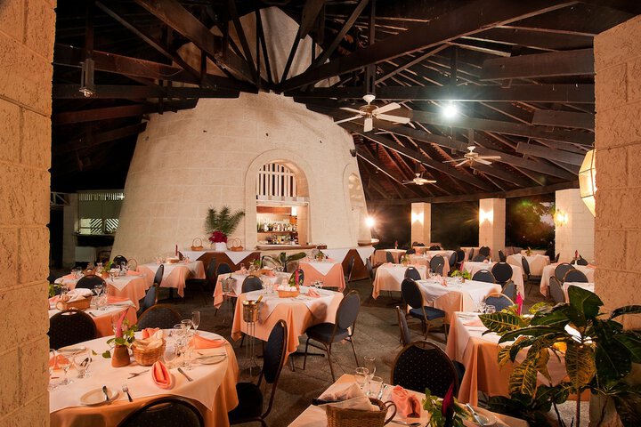 Dining 40 of 70