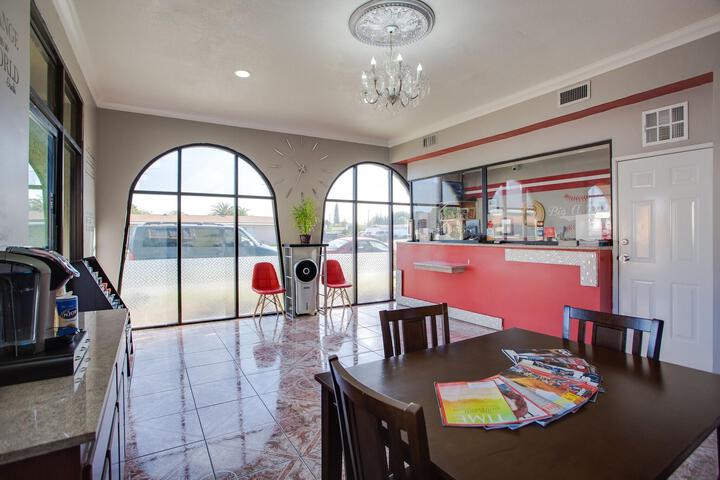 Entrance & Lobby