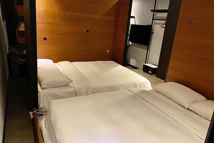 Room 43 of 133
