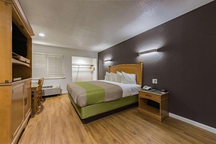 1 King Bed Kitchen (1 of 3)