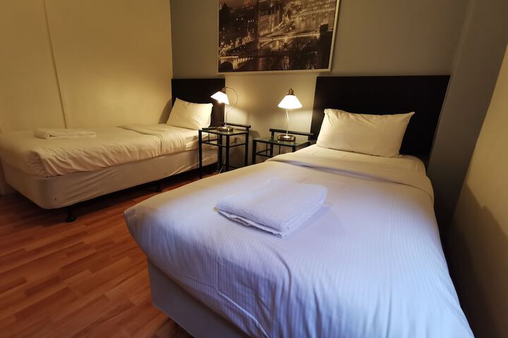 Room 21 of 37