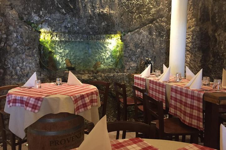 Dining Photos