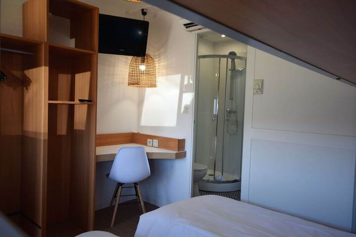 Room 37 of 128