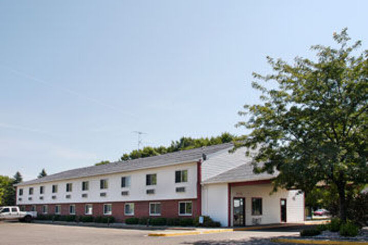 Super 8 Becker MN