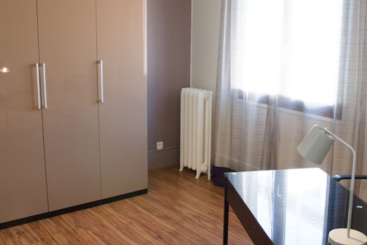 In-room business center