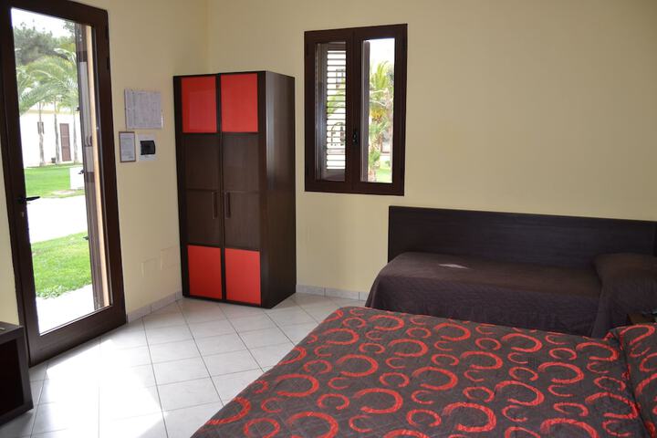 Room 6 of 50