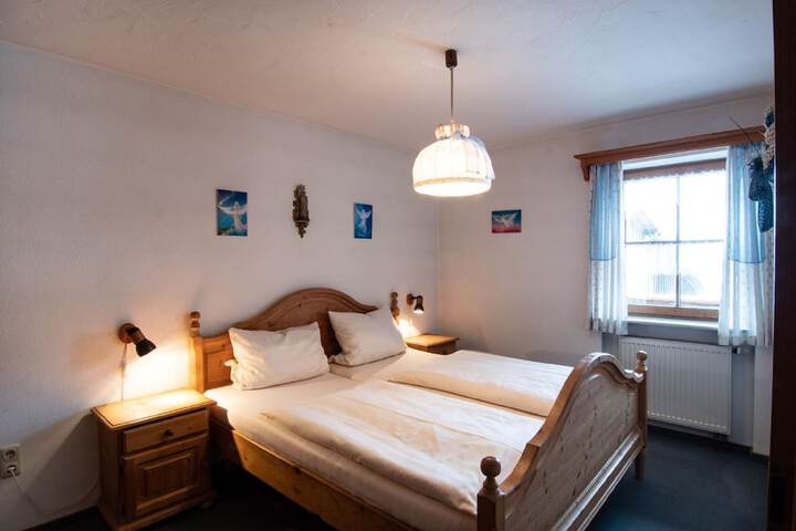 Room 3 of 120