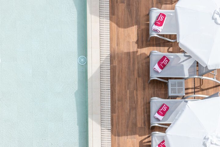 Hotel with Pool