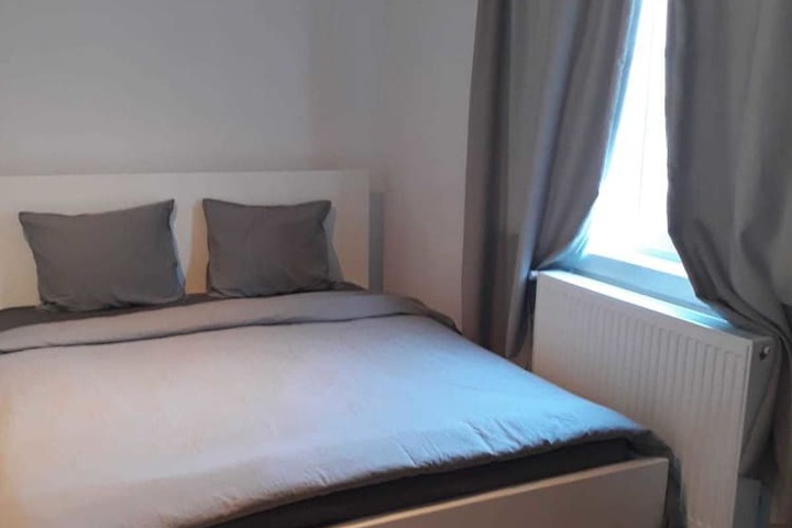 Room 2 of 18