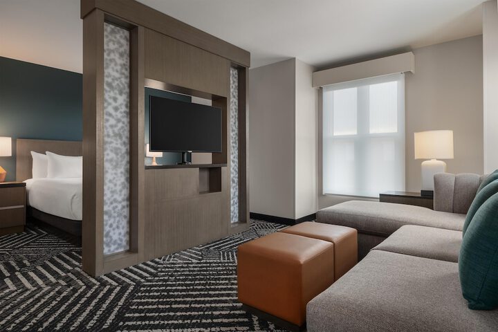 Room 8 of 62