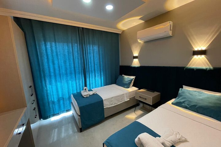 Room 12 of 19