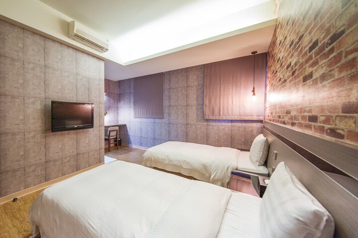 Room 9 of 55