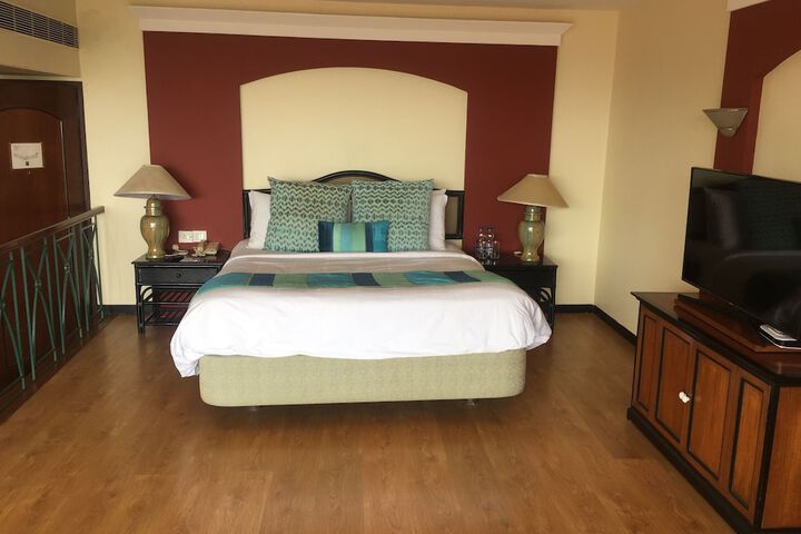 Room 14 of 86