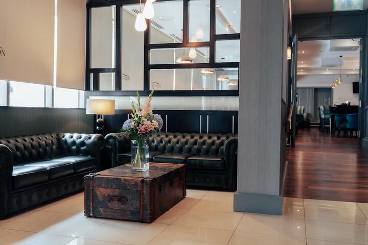 Entrance & Lobby