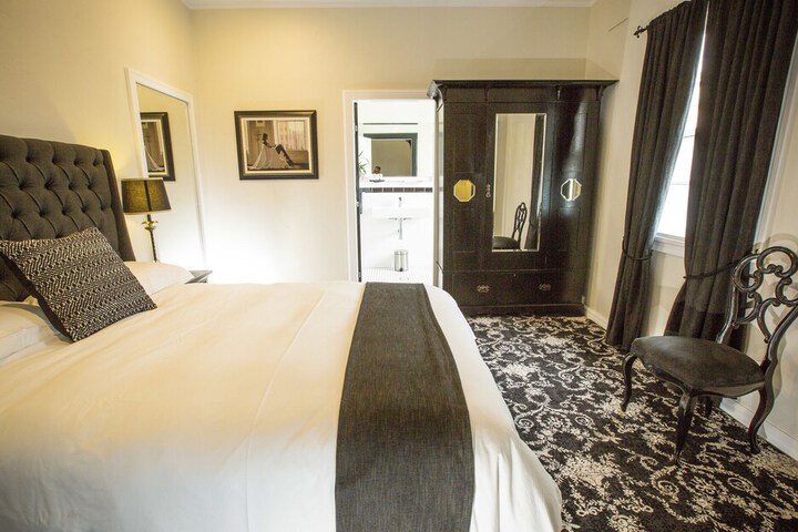 Room 14 of 50