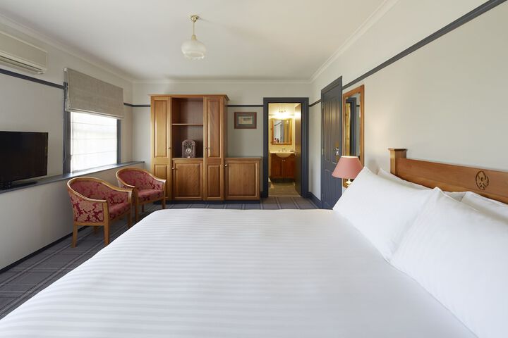 Room 5 of 42