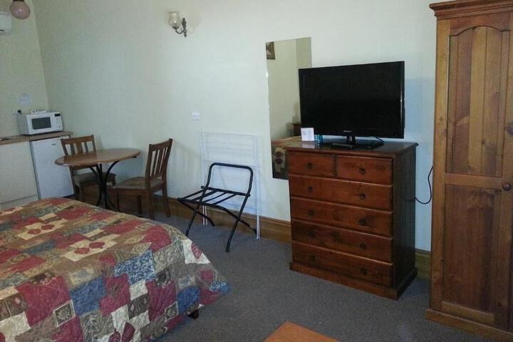 Room 8 of 42