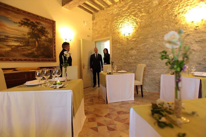 Dining 104 of 151