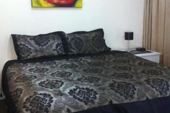 Room 4 of 28