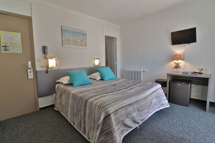 Room 12 of 48