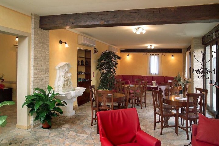 Hotel Interior 4 of 120