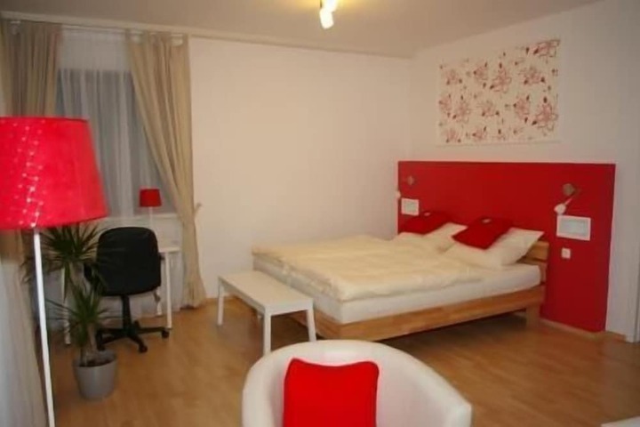 Room 10 of 26