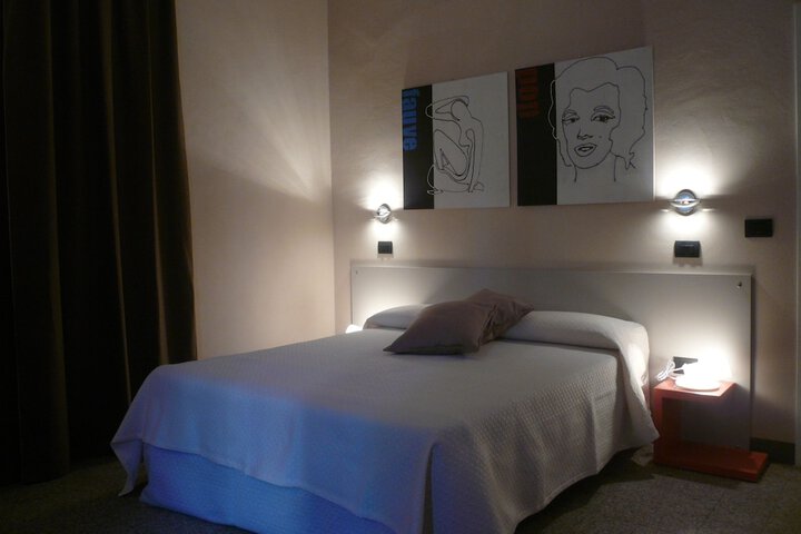 Room 5 of 51
