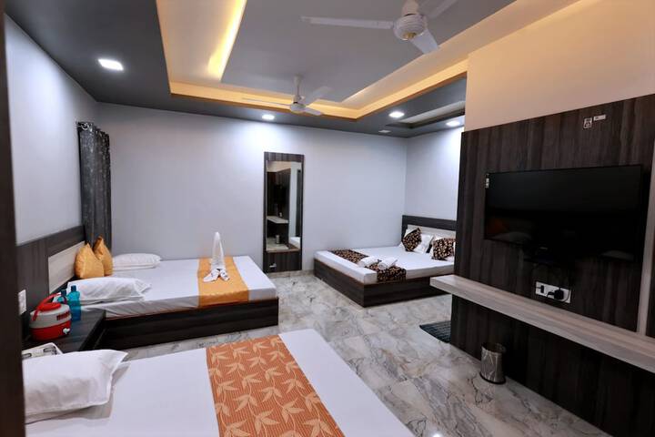 Room 28 of 38