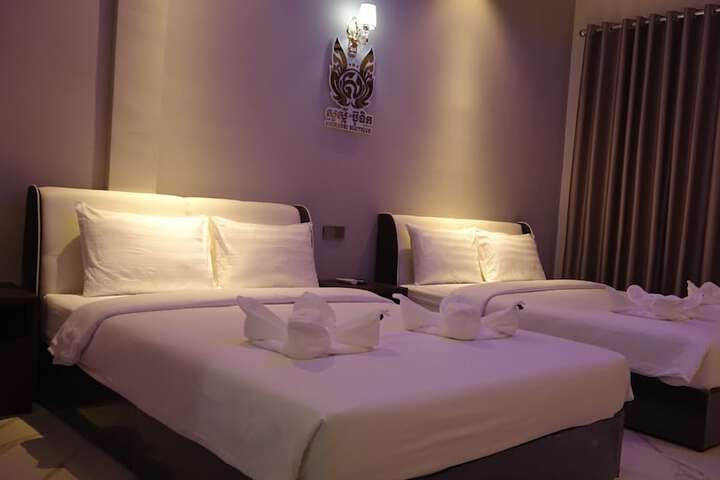 Room 7 of 18