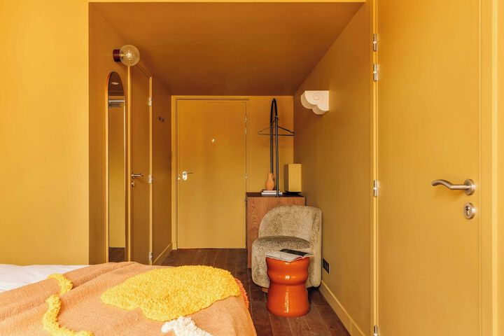 Room 11 of 128
