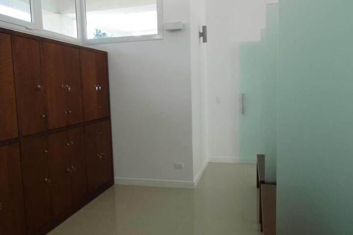 Room 60 of 86