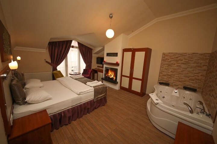 Room 30 of 37