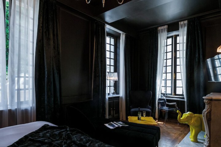 Room 32 of 77