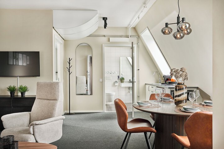 Room 16 of 34