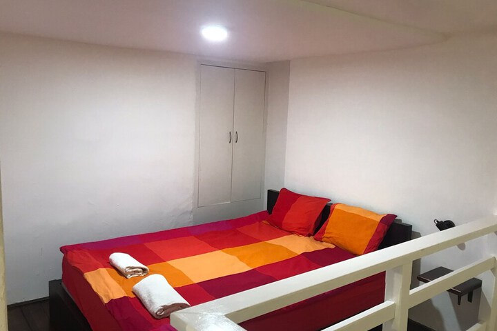 Room 30 of 65